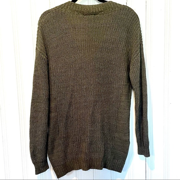 2 for $20⭐️Forever 21 green knit sweater. Medium - Picture 2 of 2